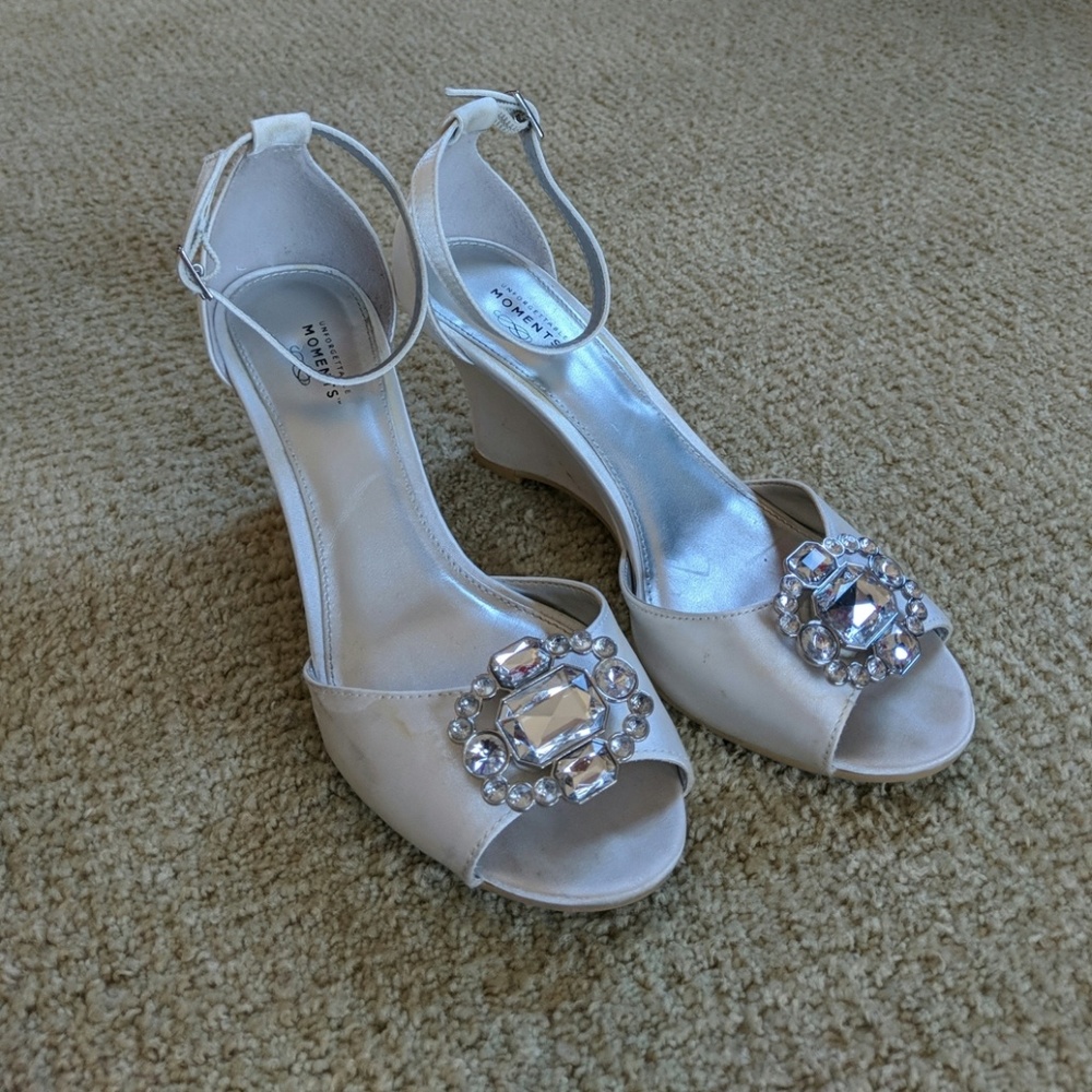 White wedges